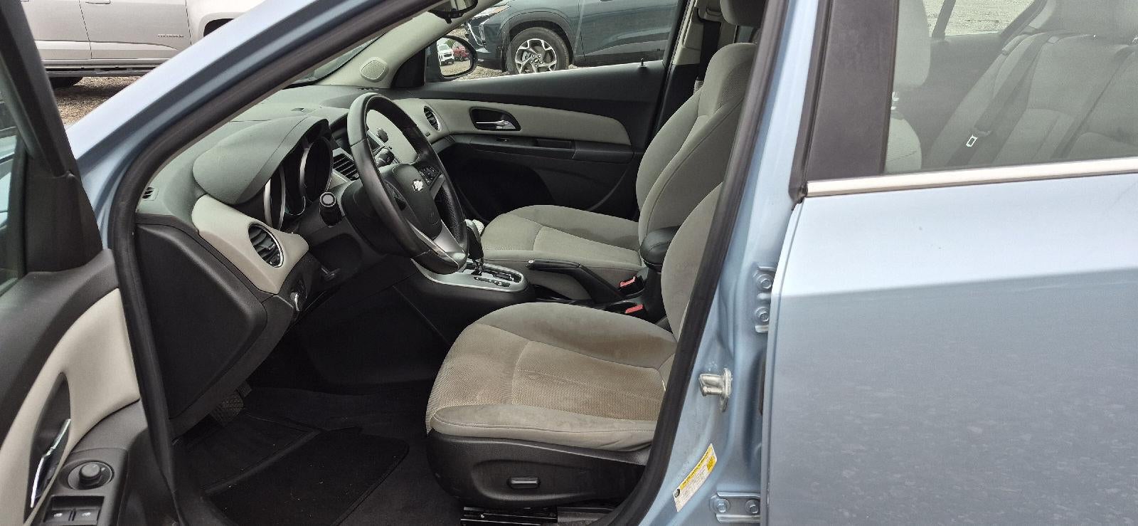 2011 Chevrolet Cruze LT w/1LT