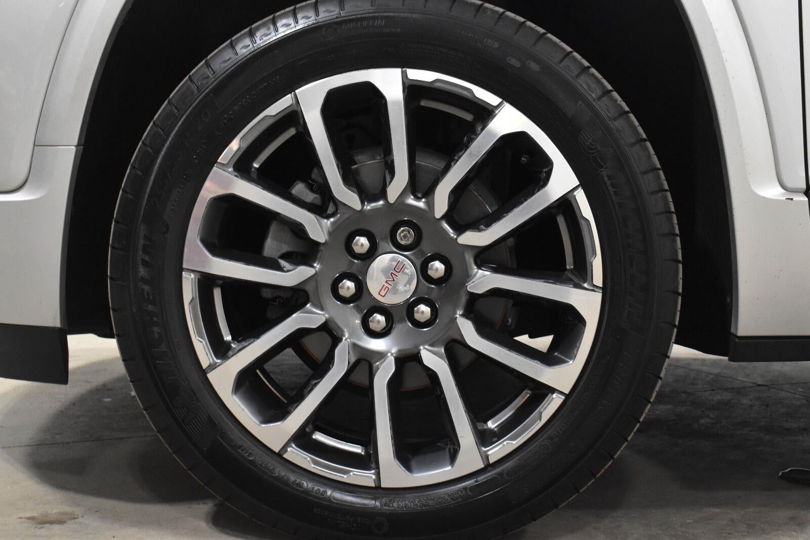 2020 GMC Acadia Denali