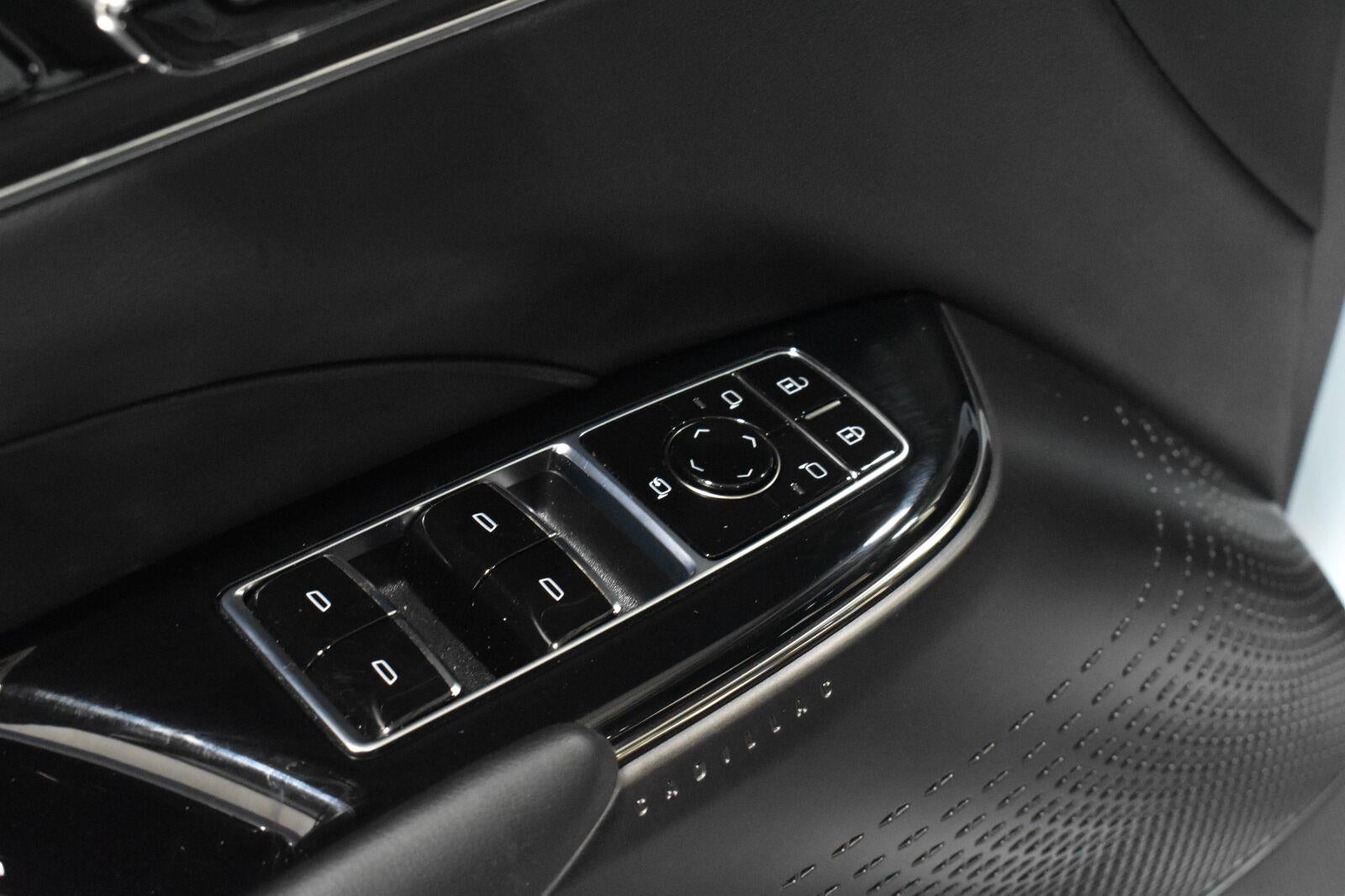 2024 Cadillac LYRIQ Luxury 1