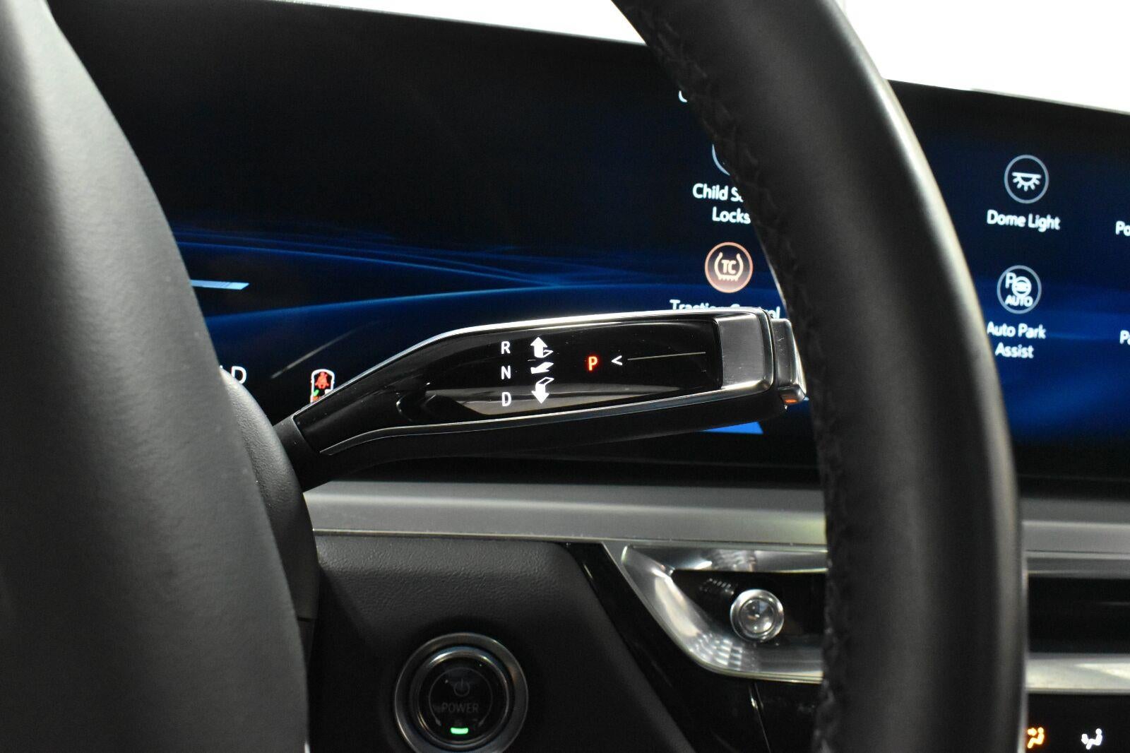 2024 Cadillac LYRIQ Luxury 1