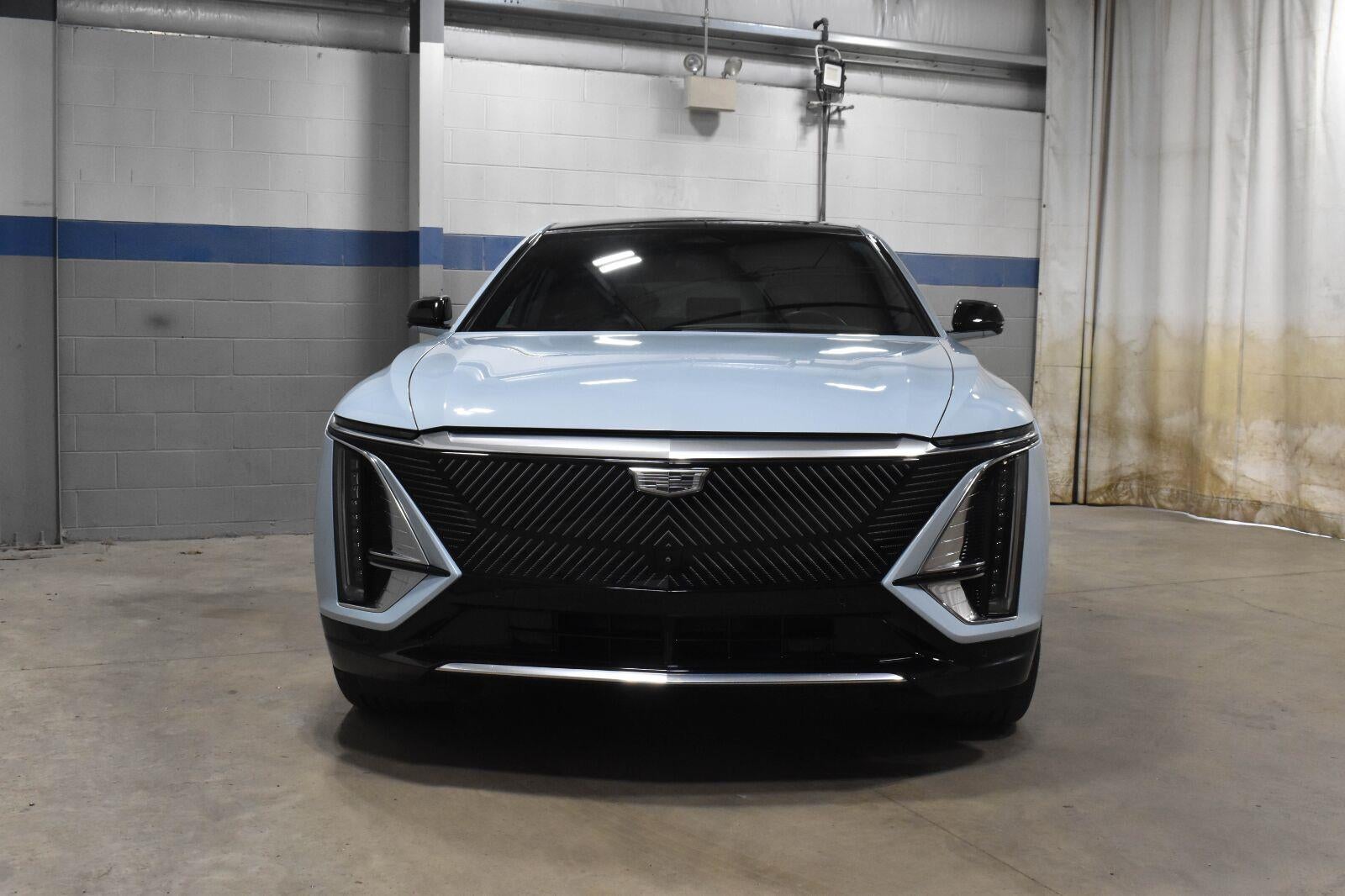 2024 Cadillac LYRIQ Luxury 1
