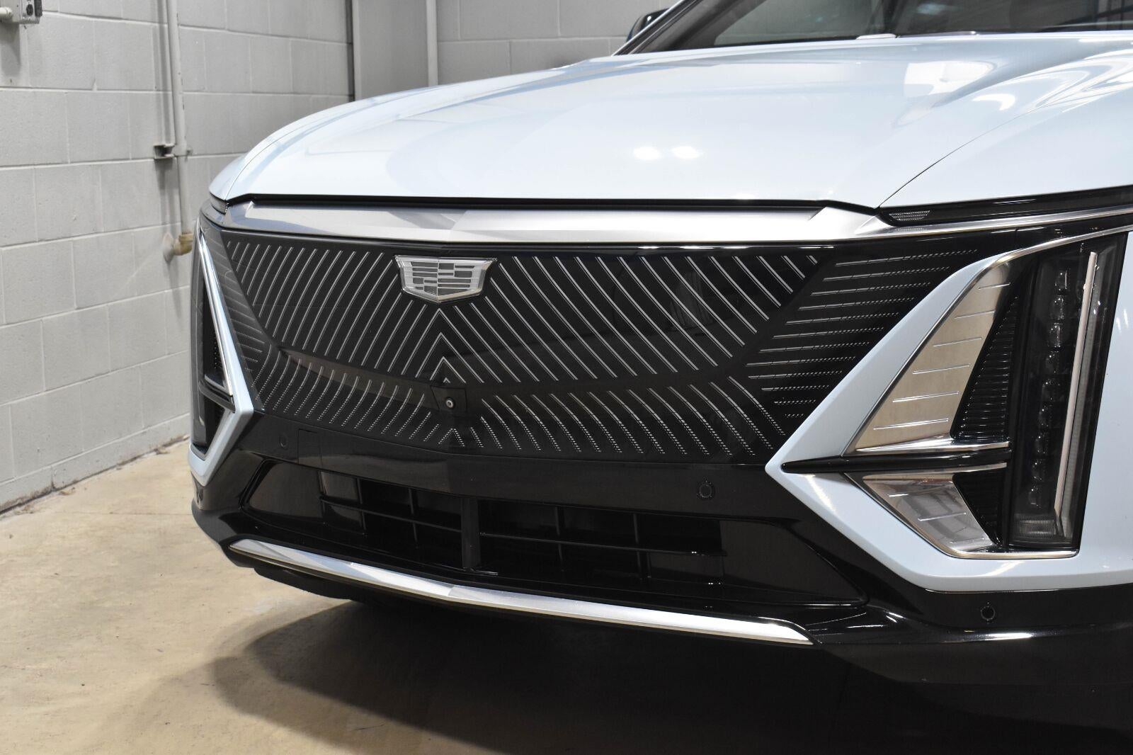 2024 Cadillac LYRIQ Luxury 1