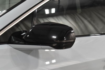 2024 Cadillac LYRIQ Luxury 1