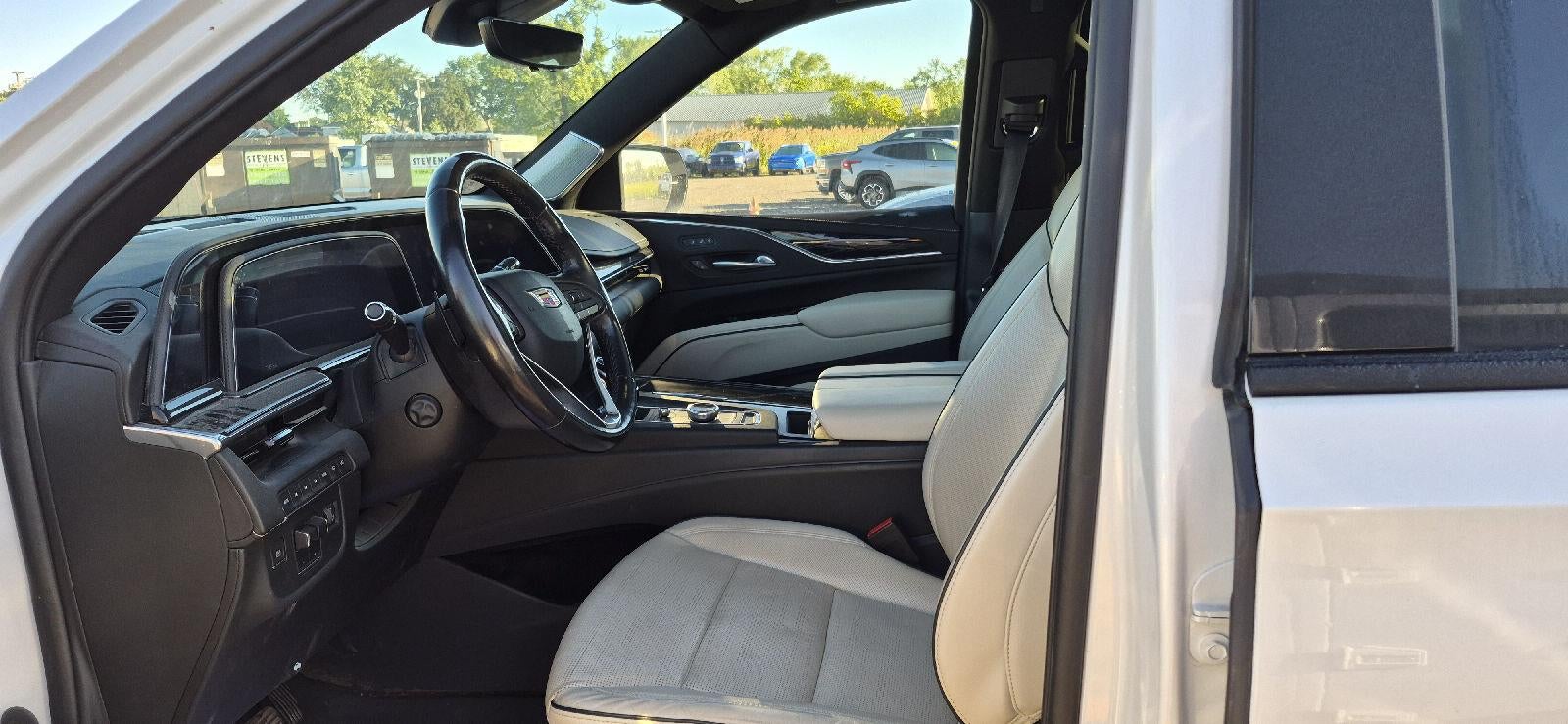 2022 Cadillac Escalade Sport