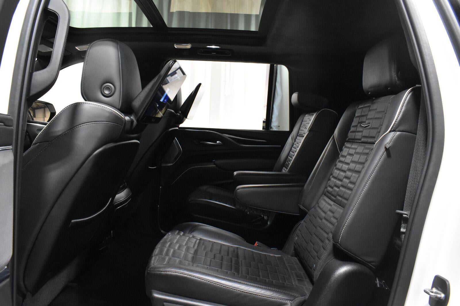 2023 Cadillac Escalade ESV Sport Platinum