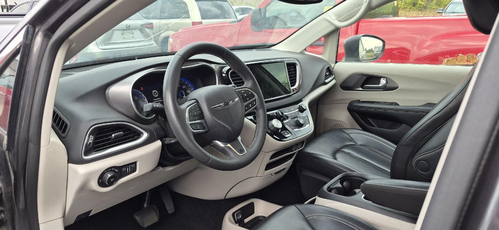 2023 Chrysler Pacifica Touring L