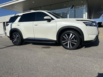 2023 Nissan Pathfinder Platinum 4WD