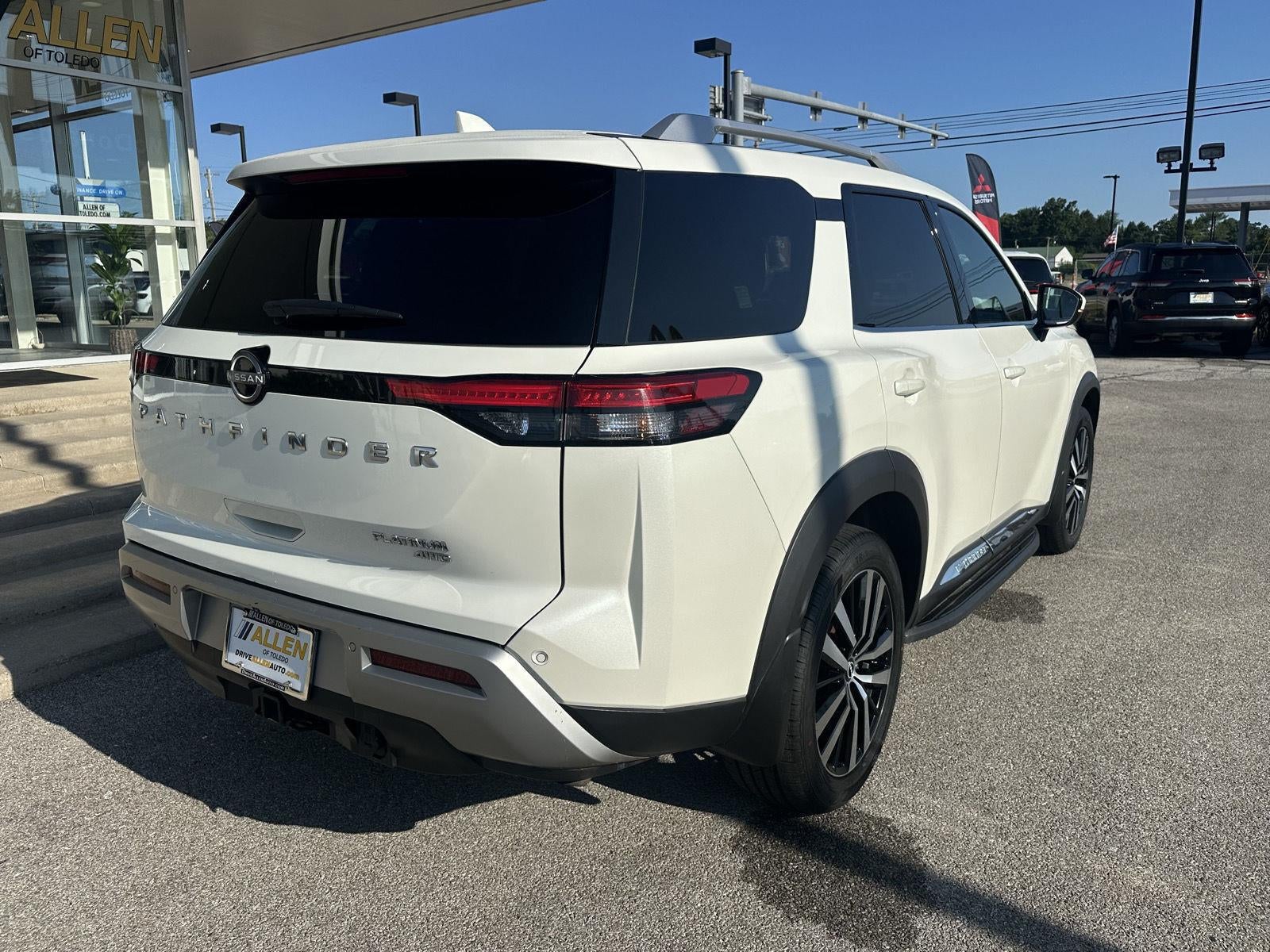 2023 Nissan Pathfinder Platinum 4WD