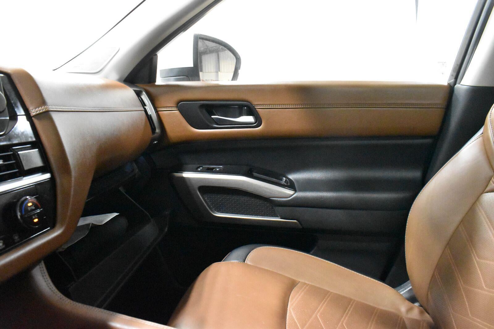 2023 Nissan Pathfinder Platinum 4WD