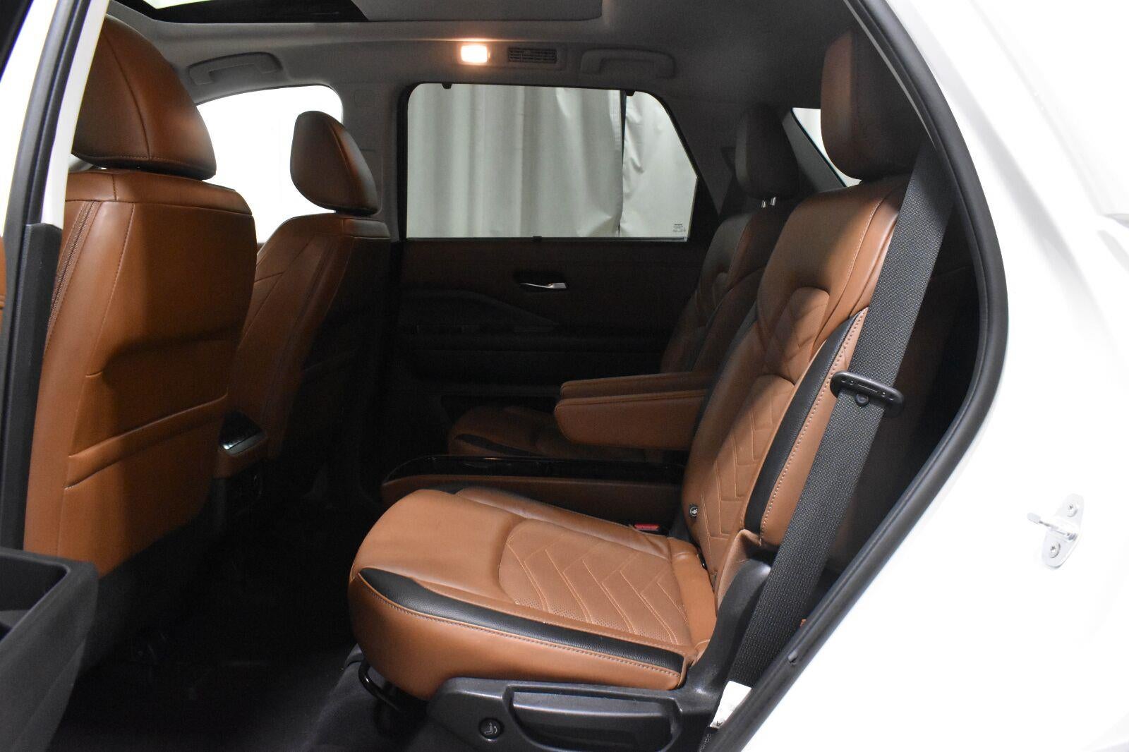 2023 Nissan Pathfinder Platinum 4WD