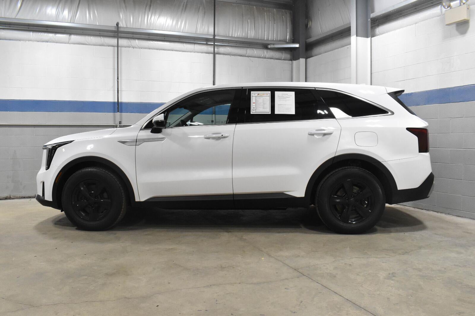2025 Kia Sorento LX