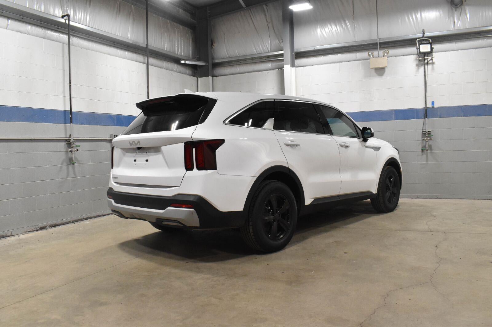 2025 Kia Sorento LX