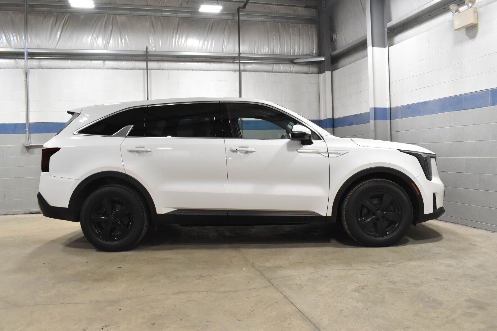 2025 Kia Sorento LX