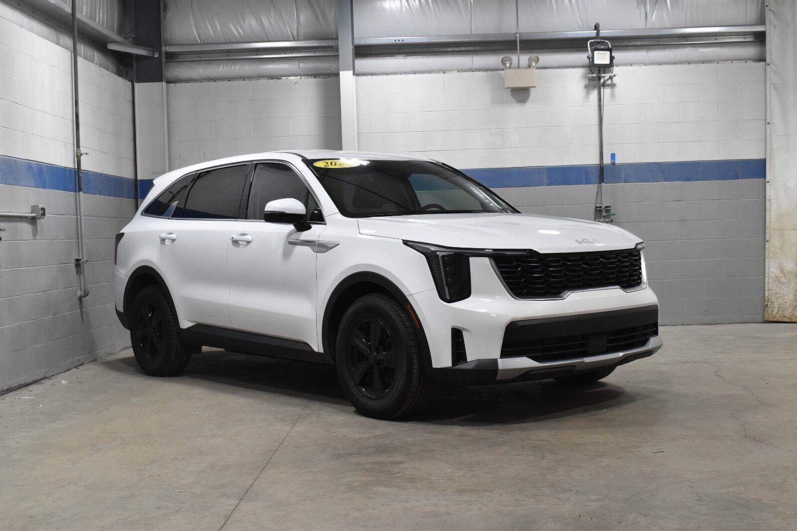 2025 Kia Sorento LX