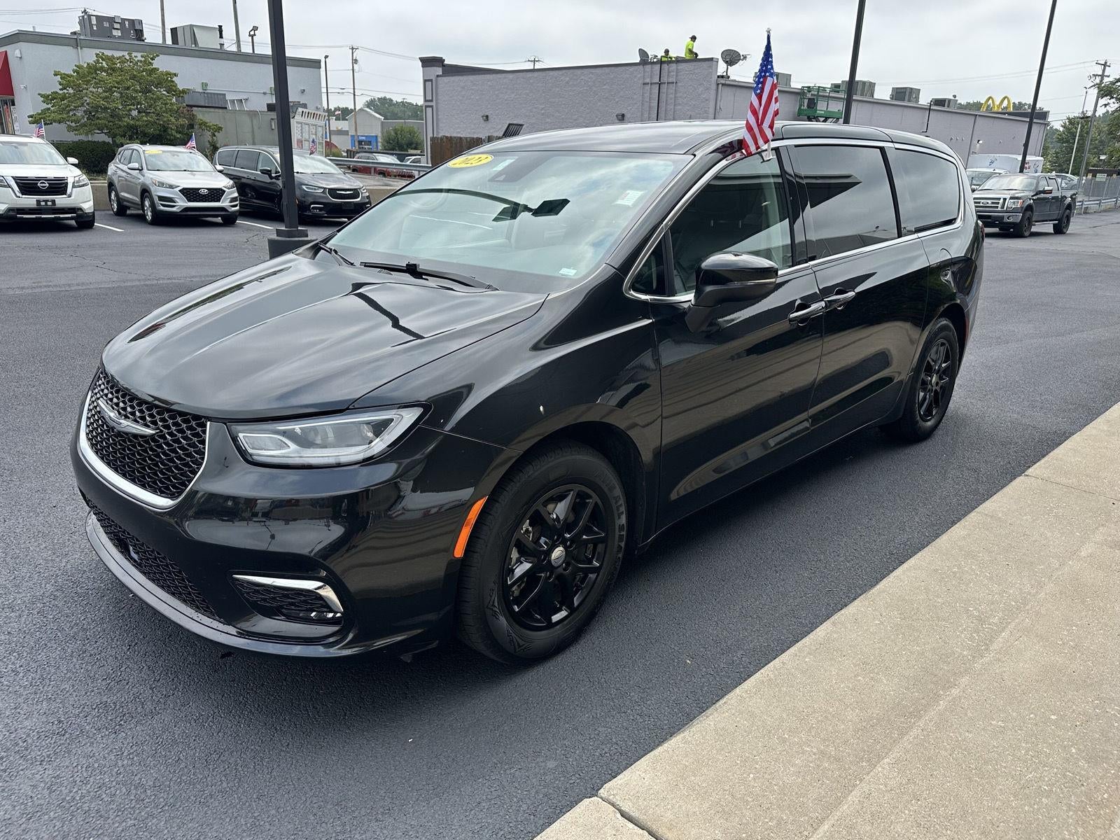 2023 Chrysler Pacifica Touring L