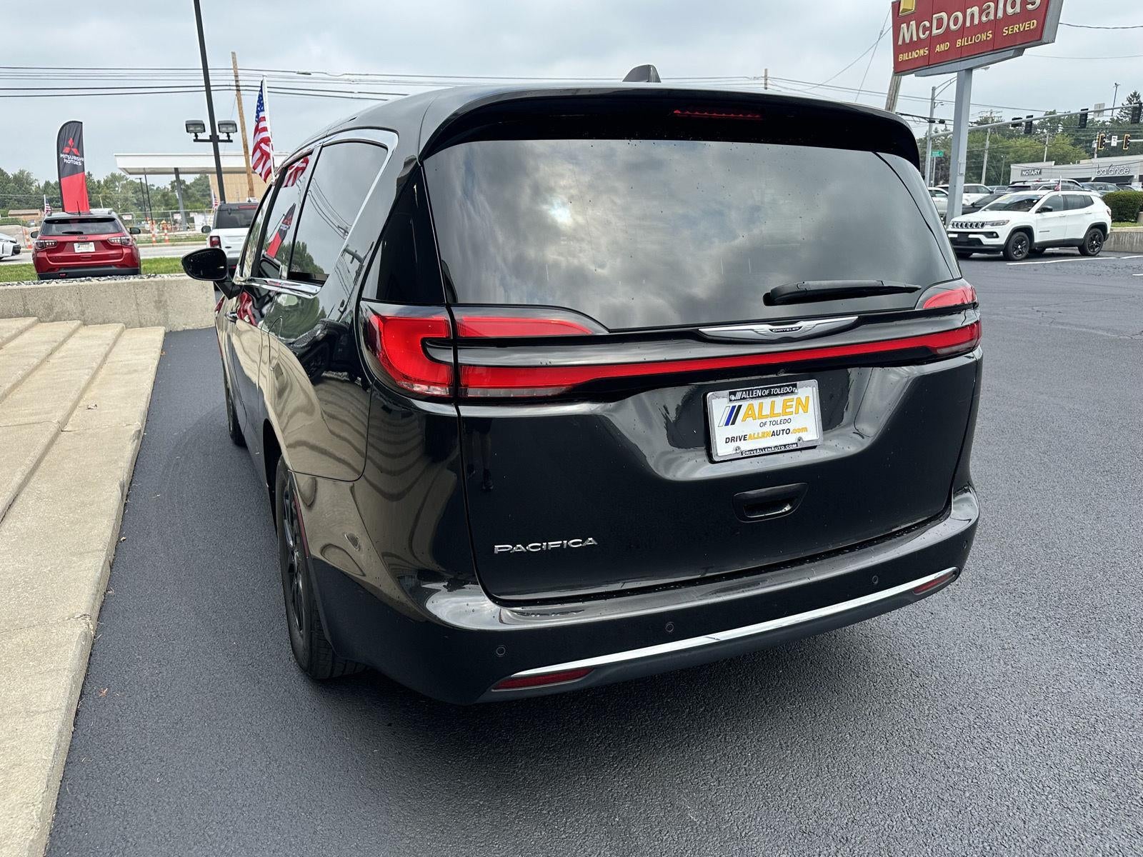 2023 Chrysler Pacifica Touring L