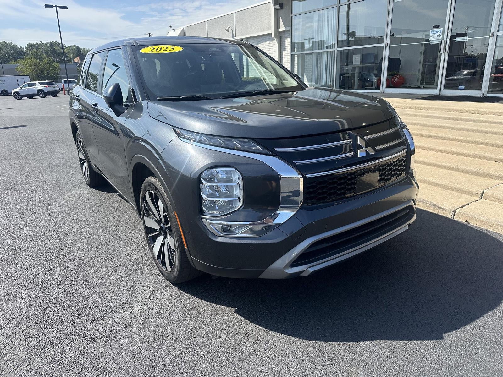 2025 Mitsubishi Outlander SE