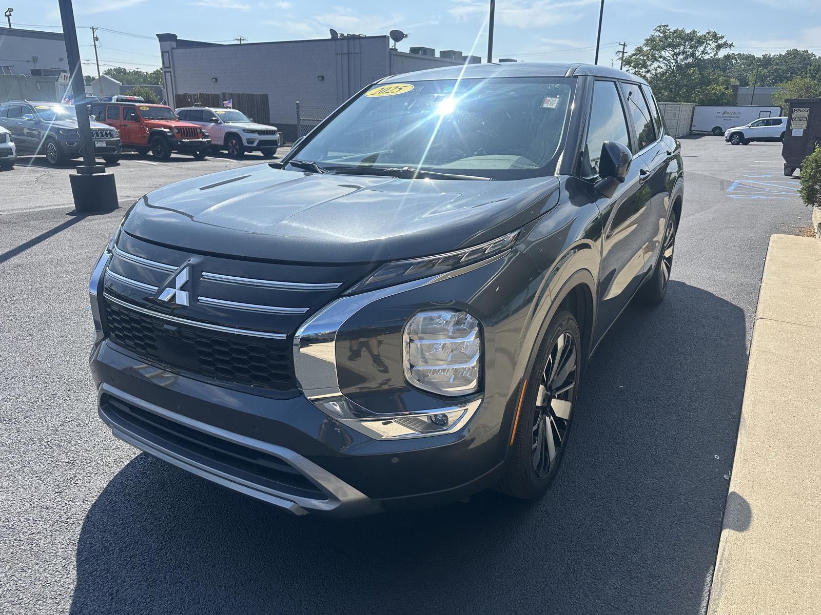 2025 Mitsubishi Outlander SE