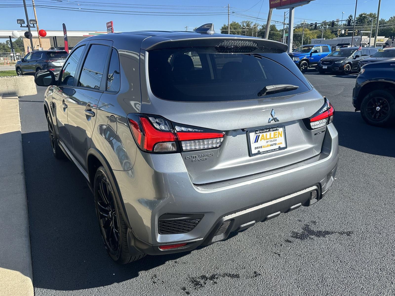 2027 Mitsubishi Outlander Sport LE