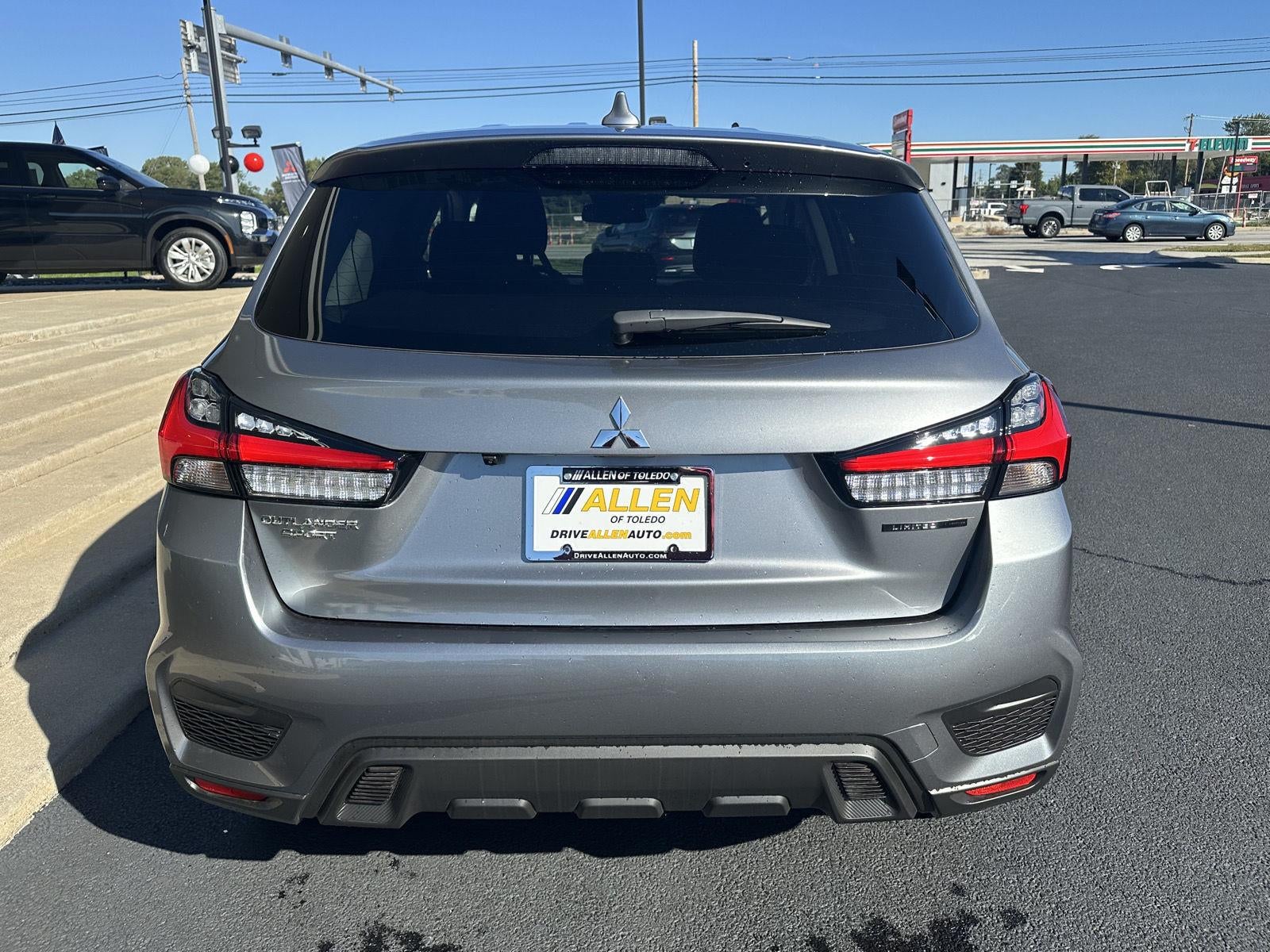 2027 Mitsubishi Outlander Sport LE