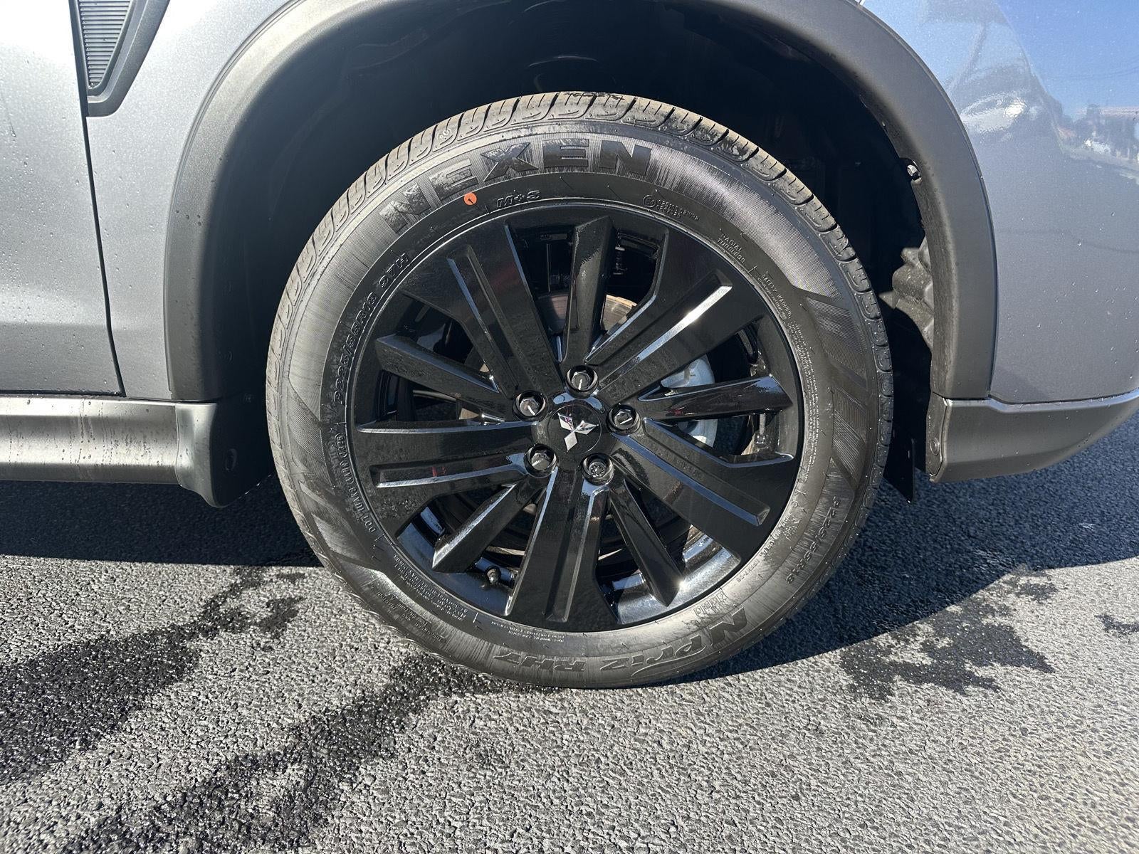 2027 Mitsubishi Outlander Sport LE