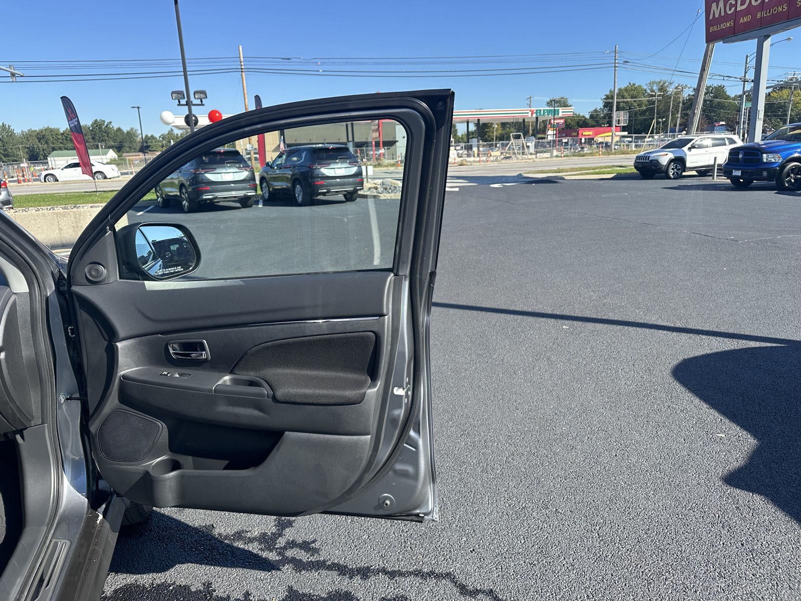 2027 Mitsubishi Outlander Sport LE