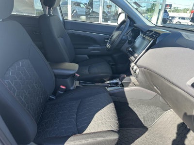 2027 Mitsubishi Outlander Sport LE
