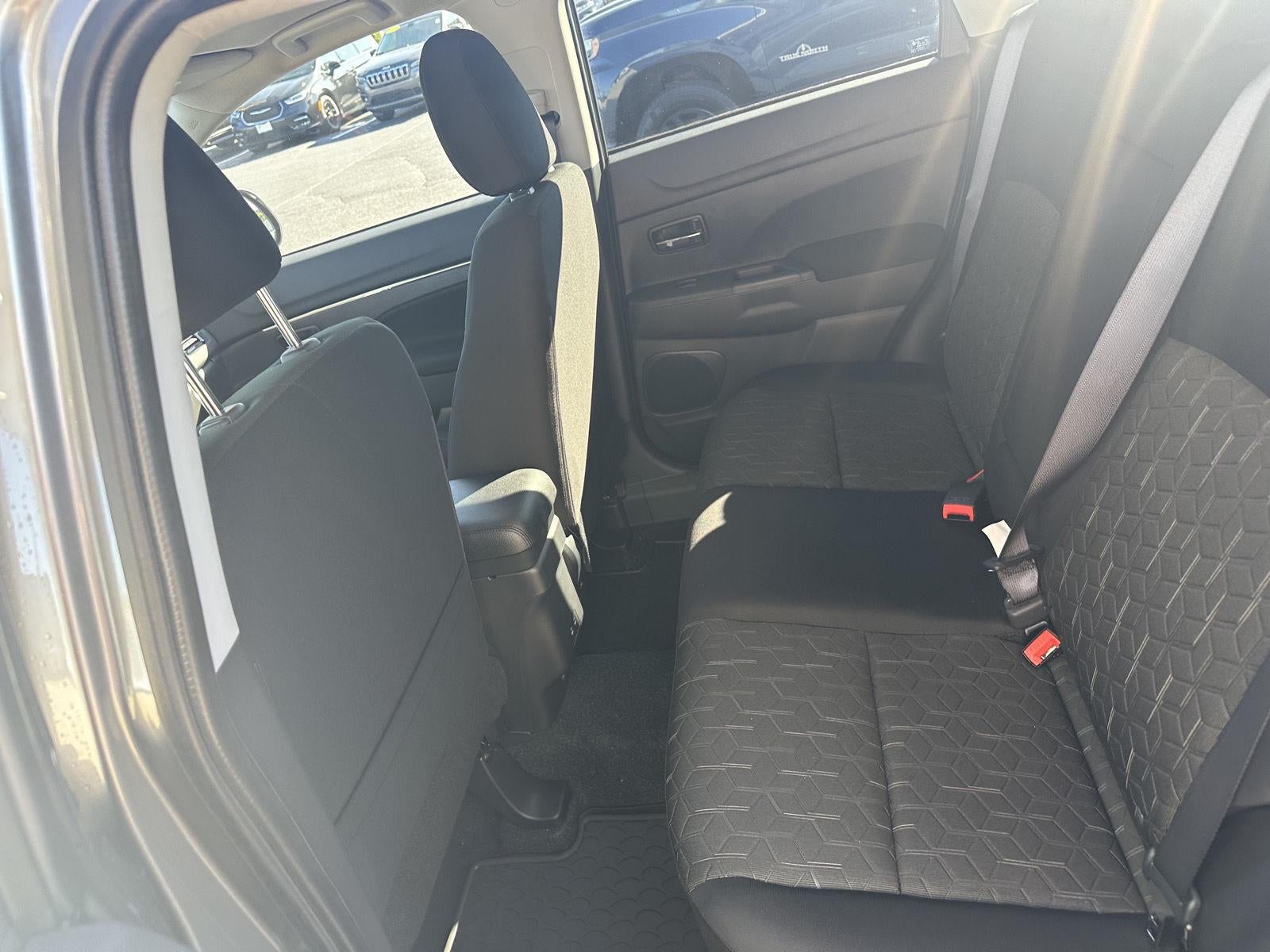 2027 Mitsubishi Outlander Sport LE