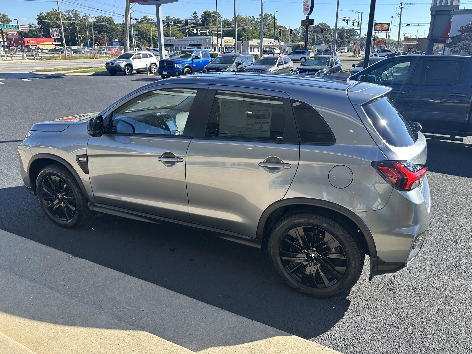 2027 Mitsubishi Outlander Sport LE