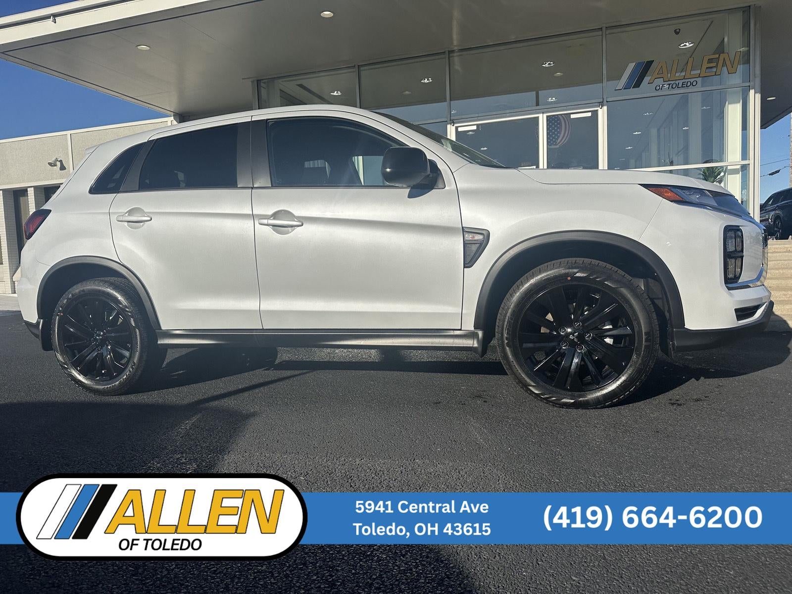 2027 Mitsubishi Outlander Sport LE