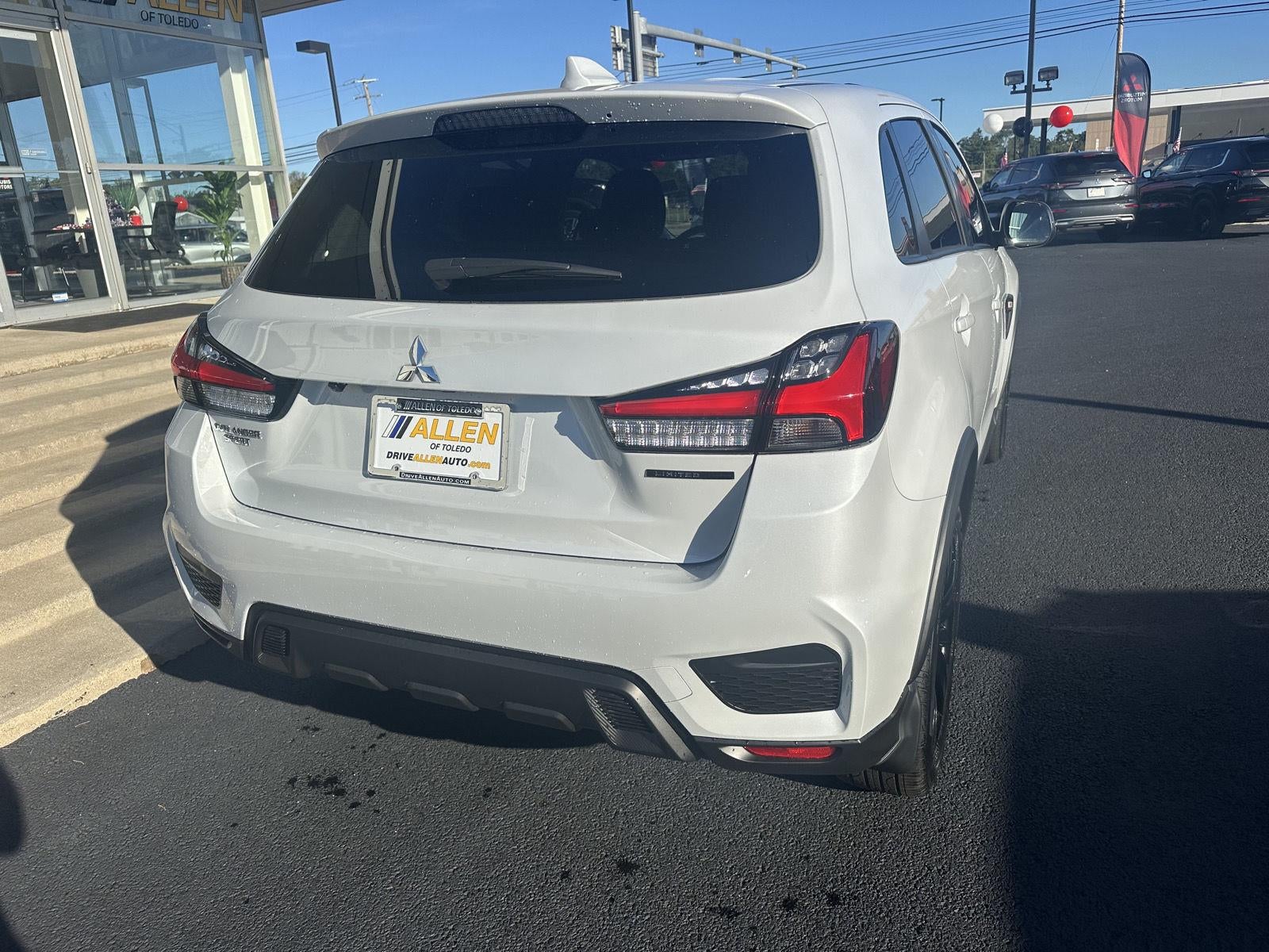 2027 Mitsubishi Outlander Sport LE