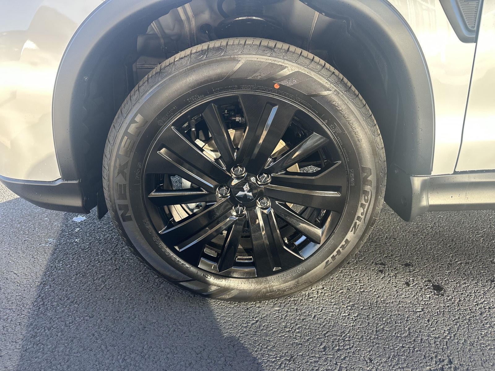 2027 Mitsubishi Outlander Sport LE