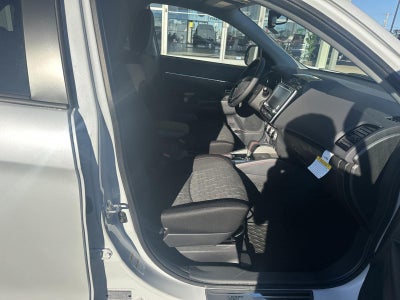 2027 Mitsubishi Outlander Sport LE