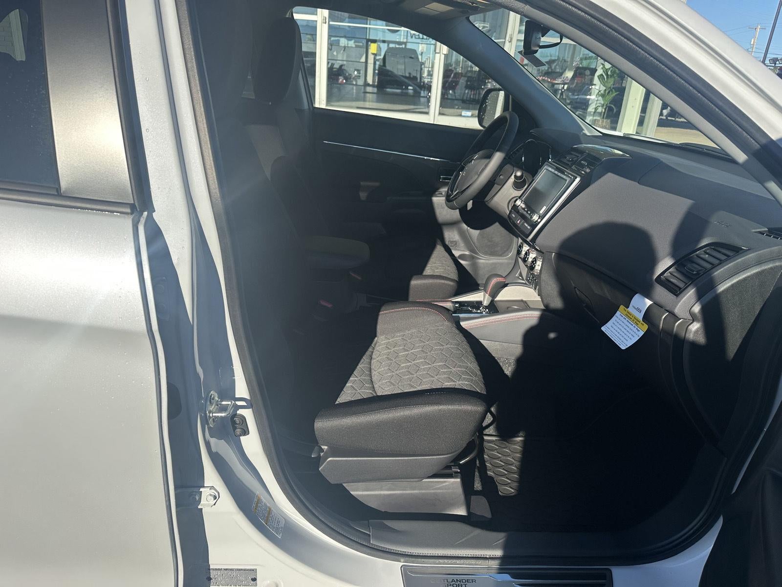 2027 Mitsubishi Outlander Sport LE