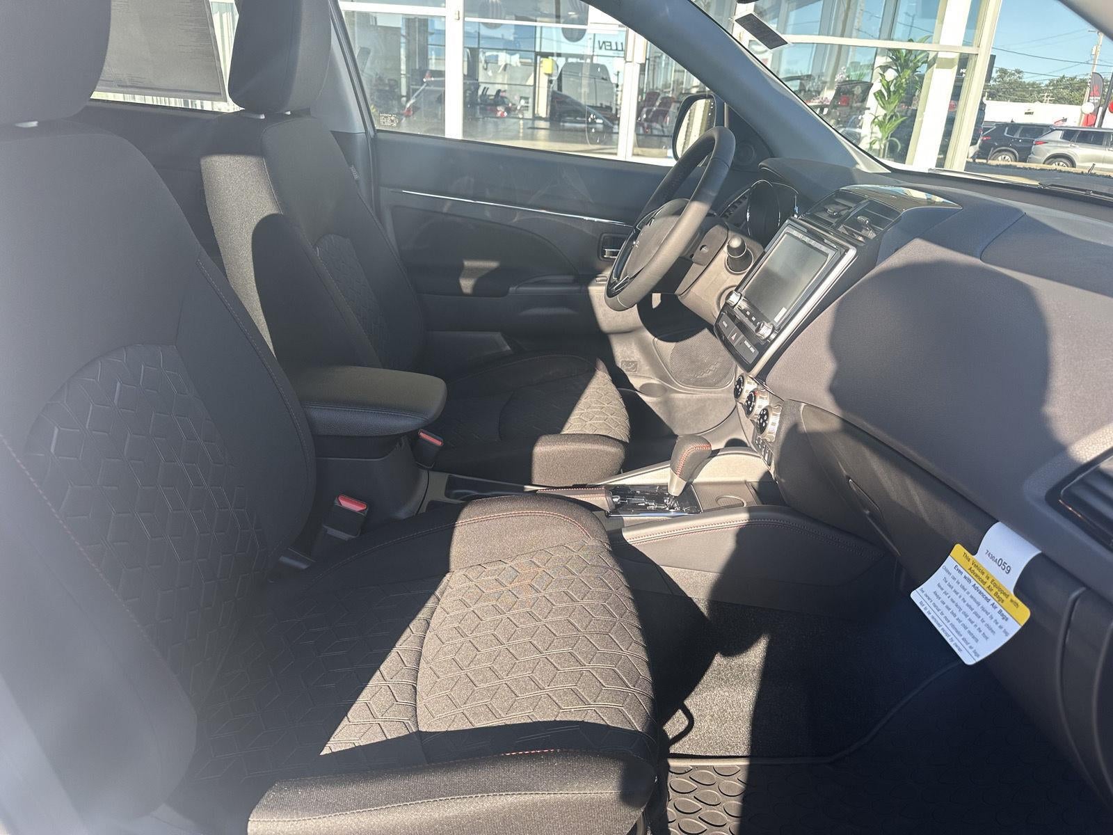 2027 Mitsubishi Outlander Sport LE