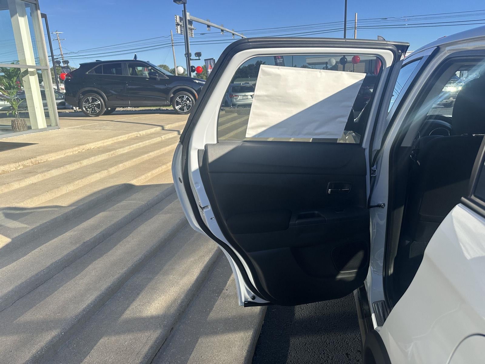 2027 Mitsubishi Outlander Sport LE