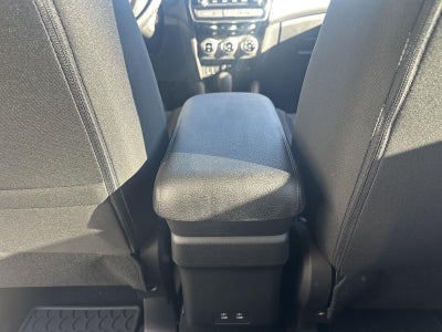 2027 Mitsubishi Outlander Sport LE