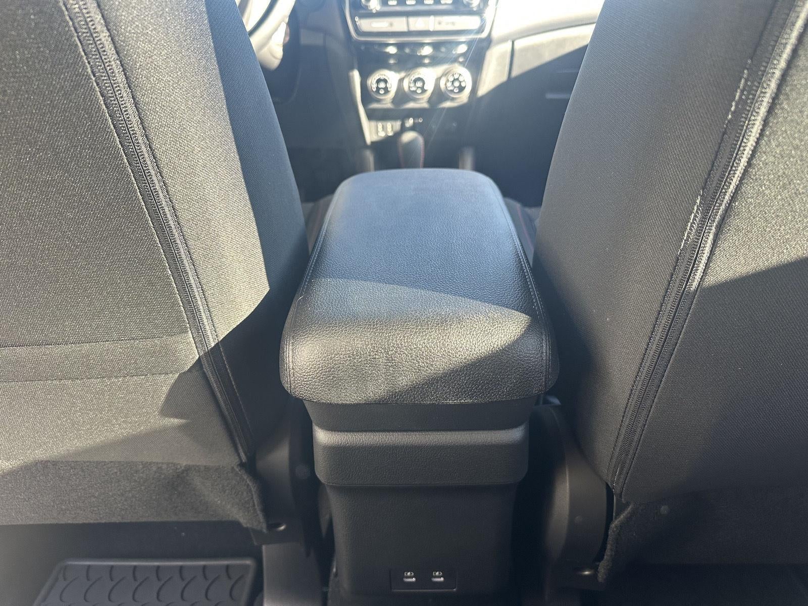 2027 Mitsubishi Outlander Sport LE