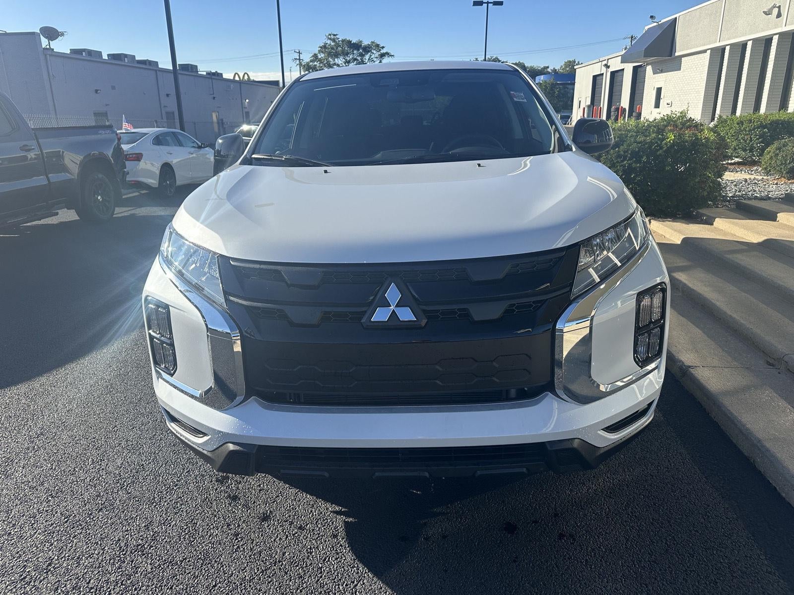 2027 Mitsubishi Outlander Sport LE