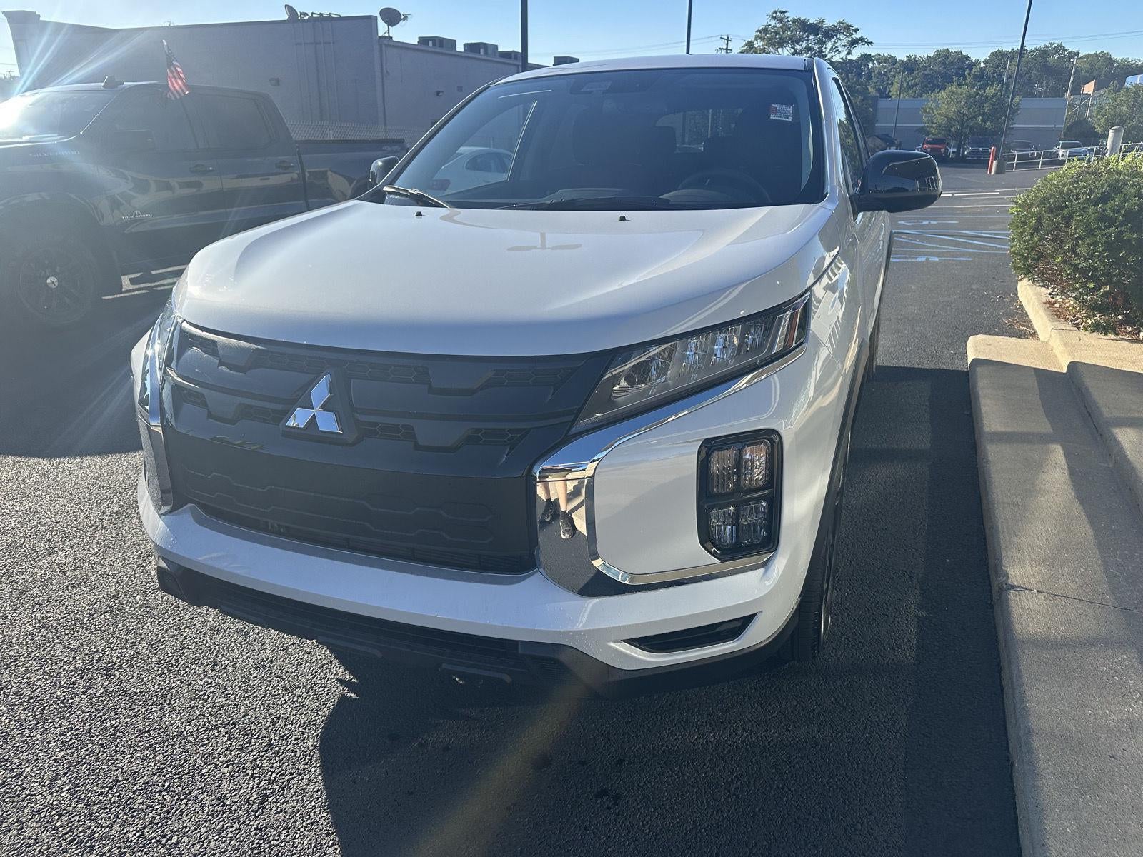 2027 Mitsubishi Outlander Sport LE