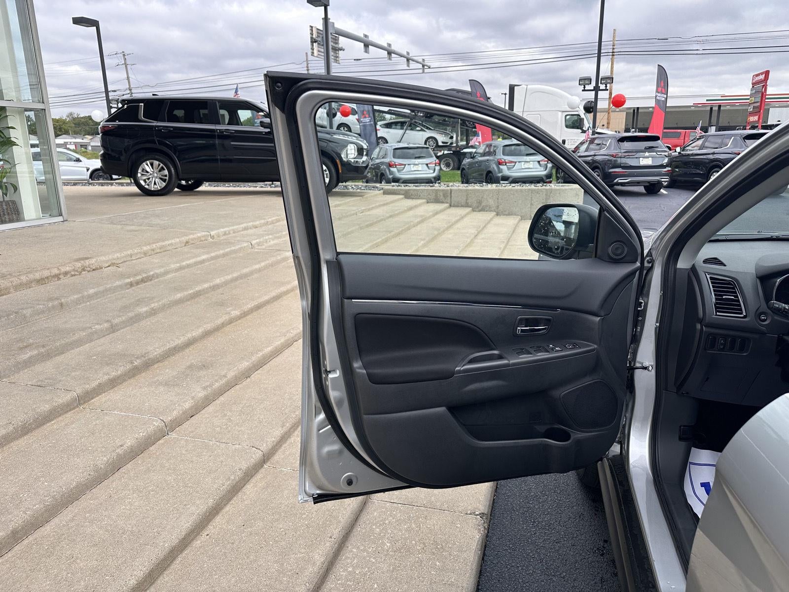 2027 Mitsubishi Outlander Sport ES
