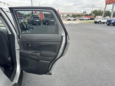 2026 Mitsubishi Outlander Sport LE