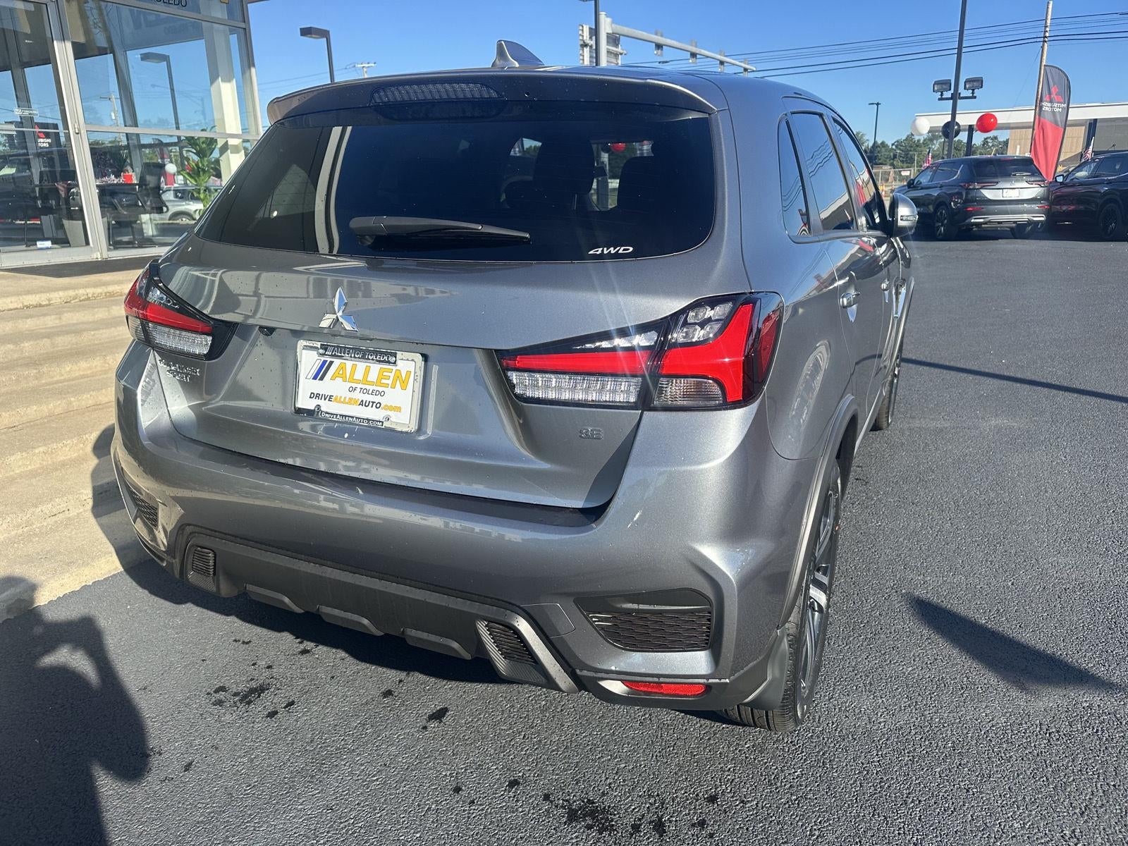 2027 Mitsubishi Outlander Sport SE