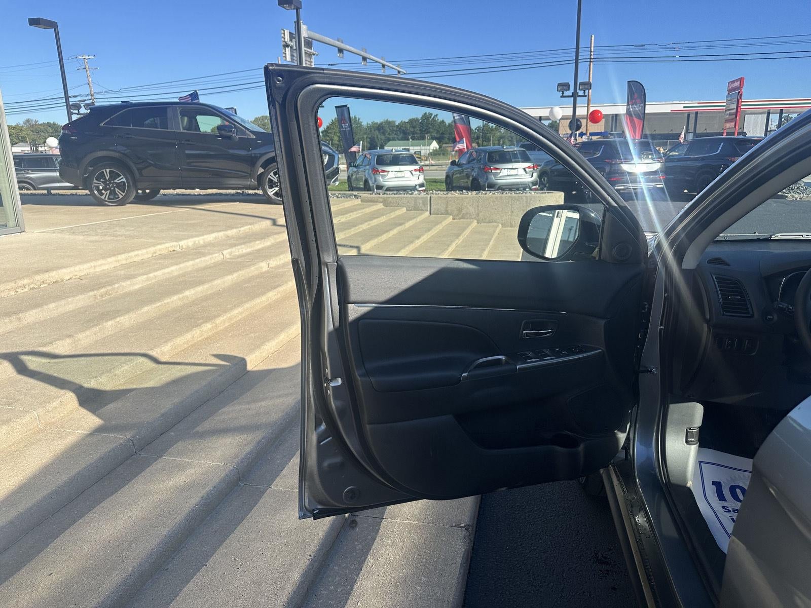 2027 Mitsubishi Outlander Sport SE