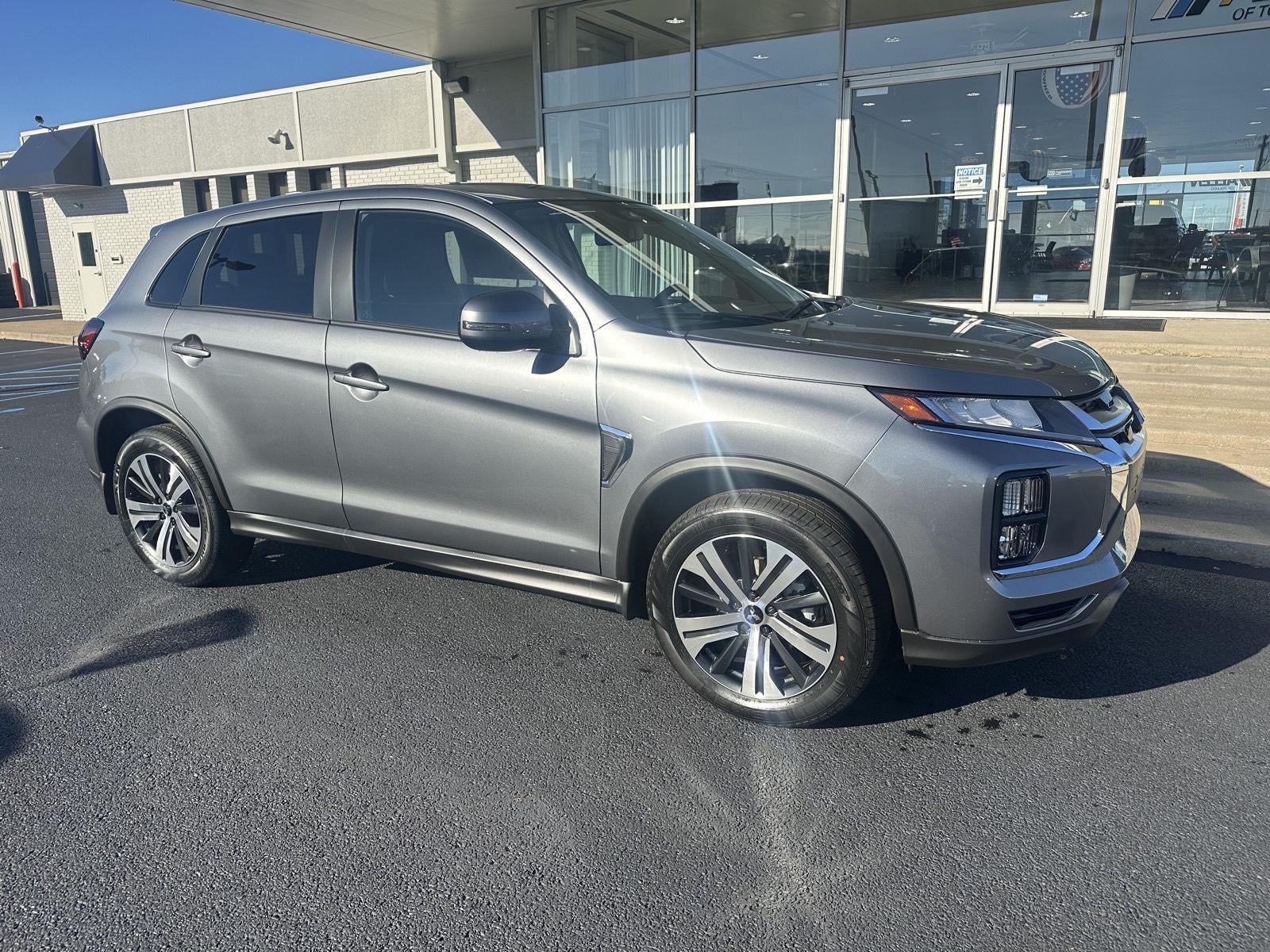 2027 Mitsubishi Outlander Sport SE