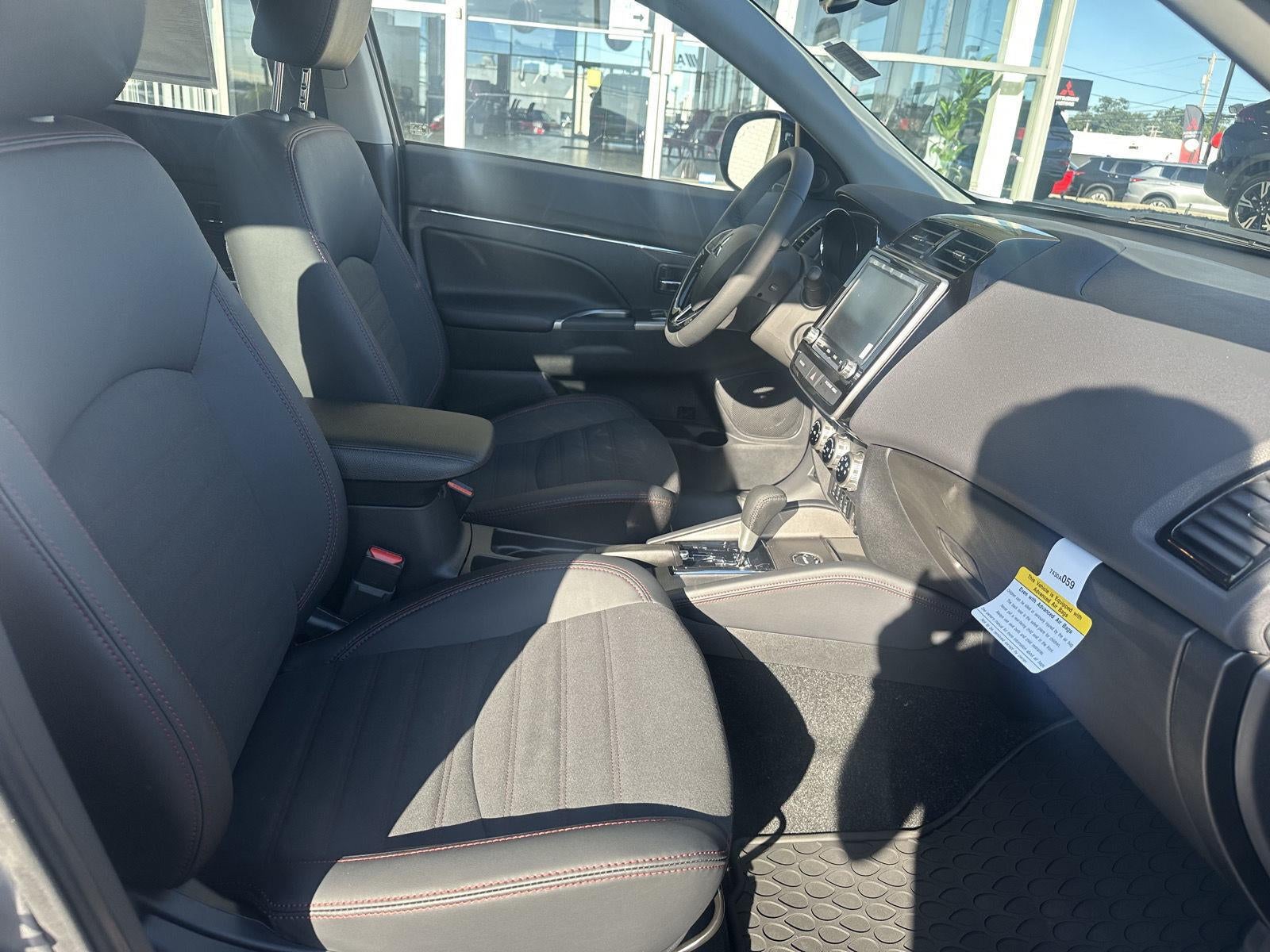 2027 Mitsubishi Outlander Sport SE