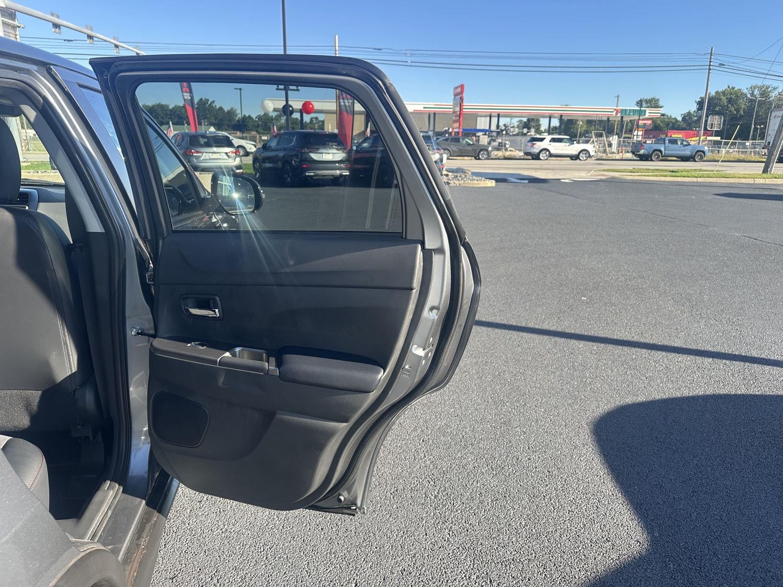 2027 Mitsubishi Outlander Sport SE
