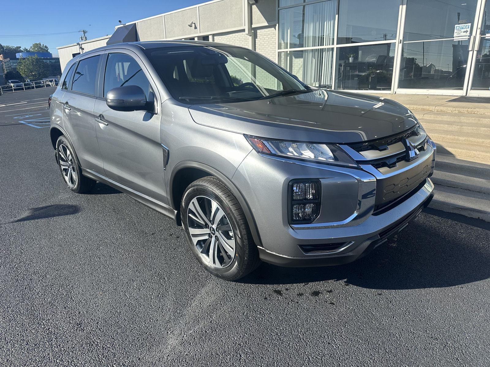 2027 Mitsubishi Outlander Sport SE