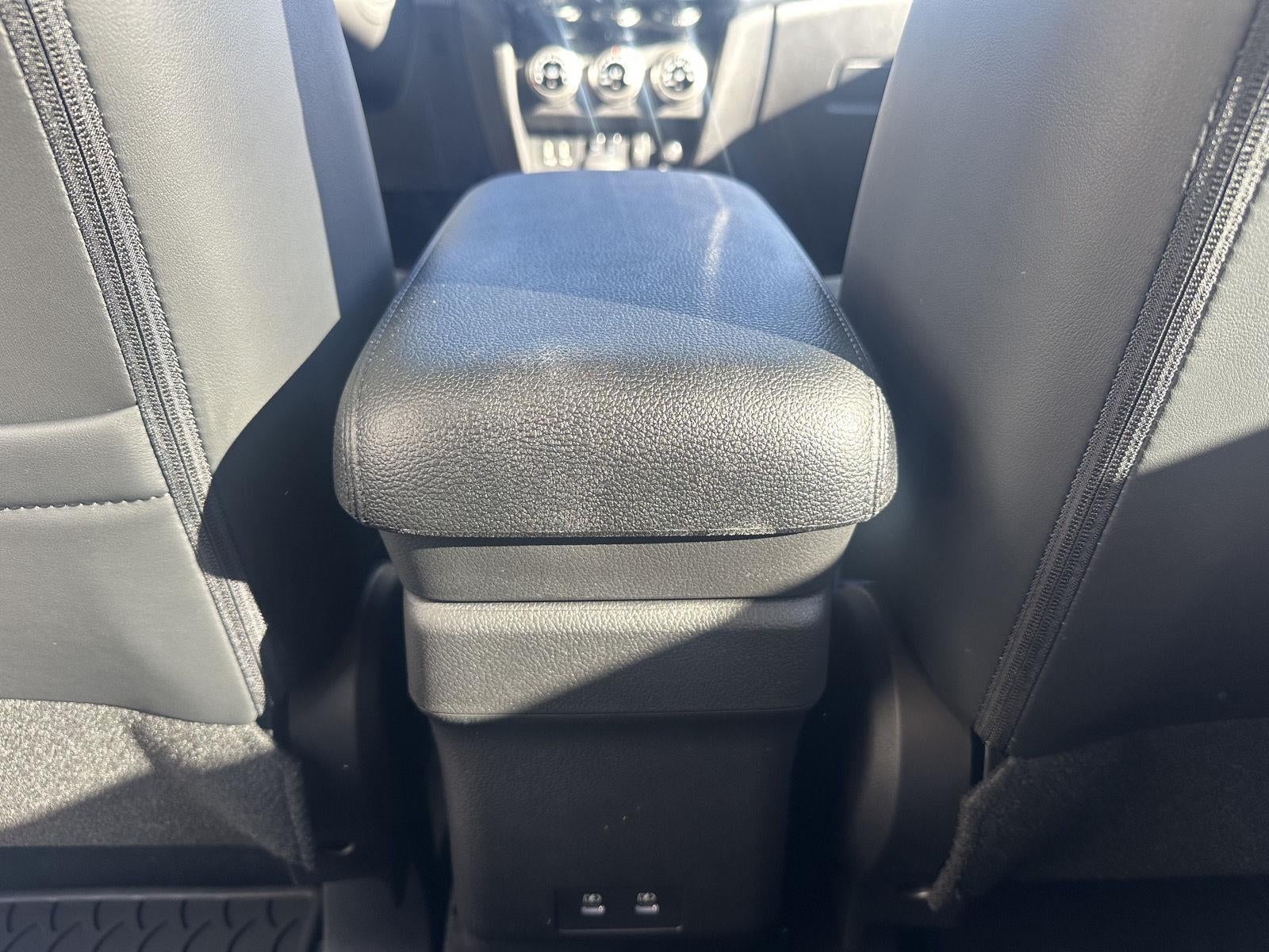 2027 Mitsubishi Outlander Sport SE