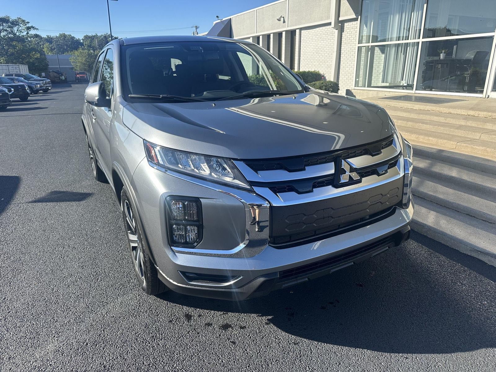 2027 Mitsubishi Outlander Sport SE